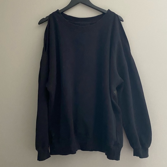 Hurley Sweater with open shoulders - Picture 2 of 9